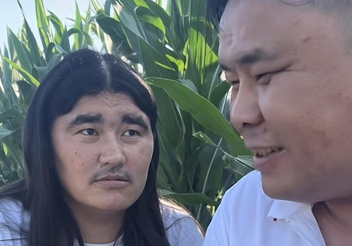 新疆远嫁河南的丽丽，你跟大家分享分享你是怎么追到你老公的，又是怎么做到你老公对你
