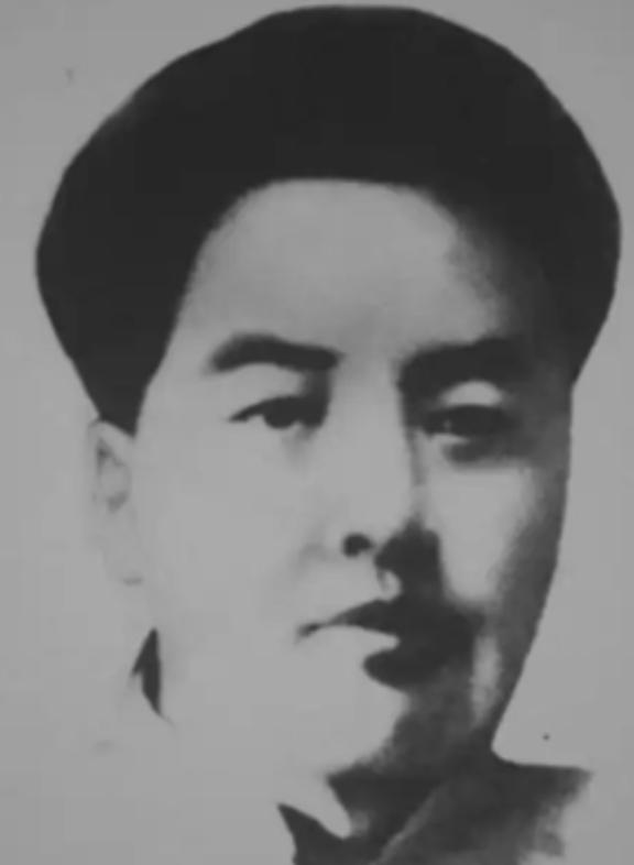 1984年，贺子珍病逝，给她送行的人群中，有一男子不停大声哭喊着两个字，特别引人