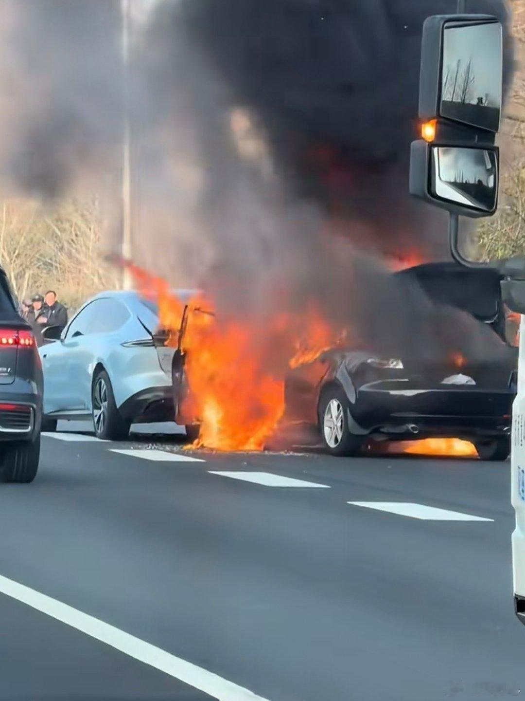 诡计多端的前车，这样不动，可以换新车了