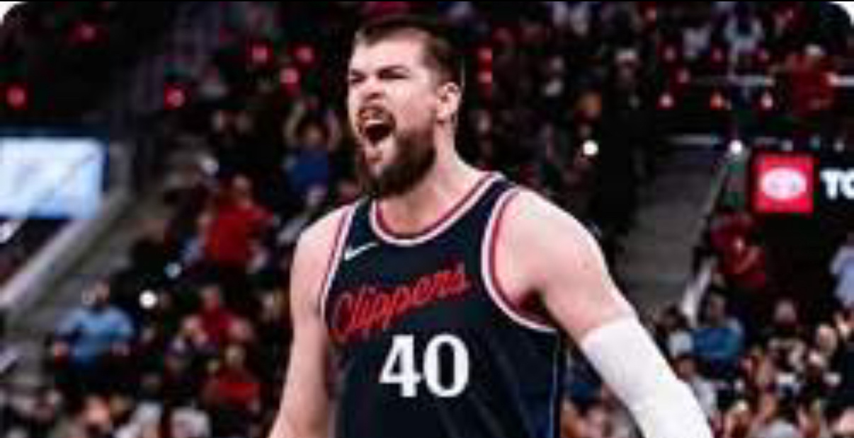 1月22号中午，快船队先后爆出3条交易讯息:1、快船管理层已经拒绝一份关于祖巴茨