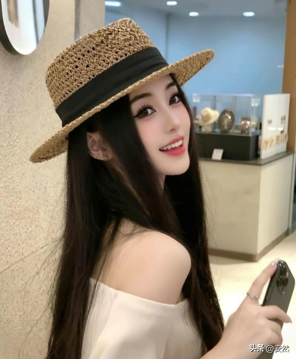 和喜欢的人相伴,
是养心养生[玫瑰]
和快乐的人同行，
是治愈心情[玫瑰]
和善