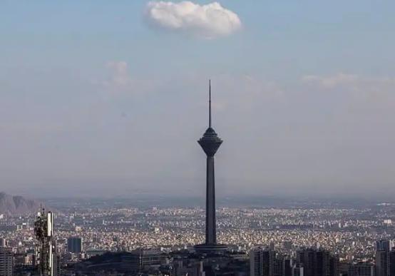 伊朗军方放狠话：谁敢地面入侵，一个都别想活着离开！当地时间4月16号，发言人阿克