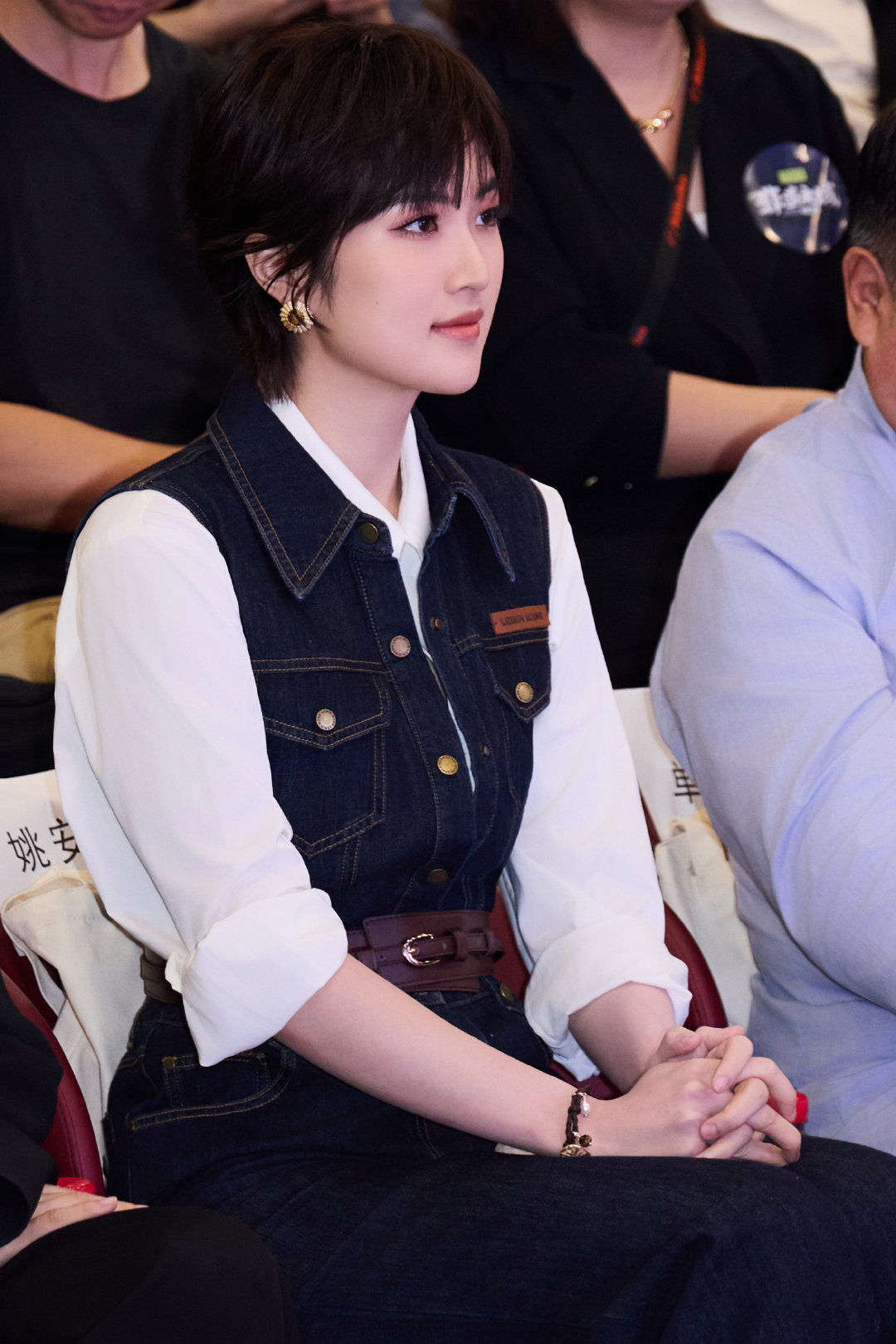 原来姚安娜是艺名，这还真是个冷知识。据公开信息，她的原名是姚思为，2021年正式