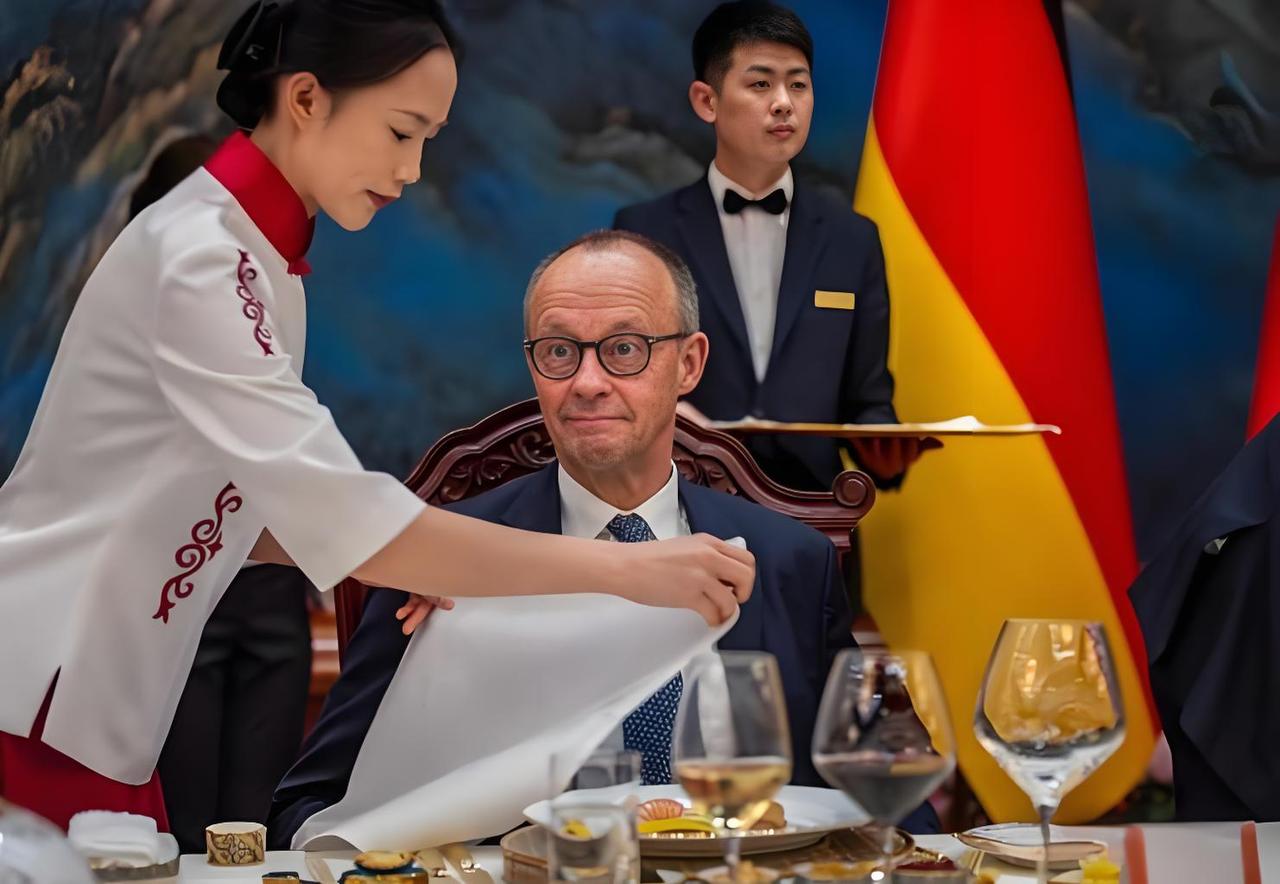 德国总理默茨周三宣布，中国将向空客Airbus订购“最多120架”飞机。这对这家