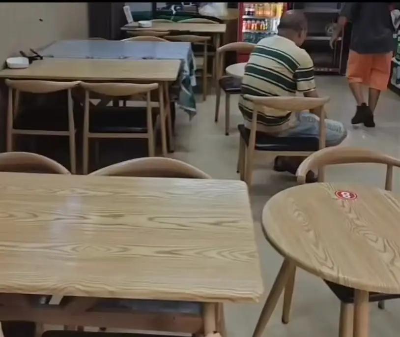 全网吵翻！店家禁止外卖员进店吹空调：你在外面等！小哥怒发视频：赚钱不分高低，凭什