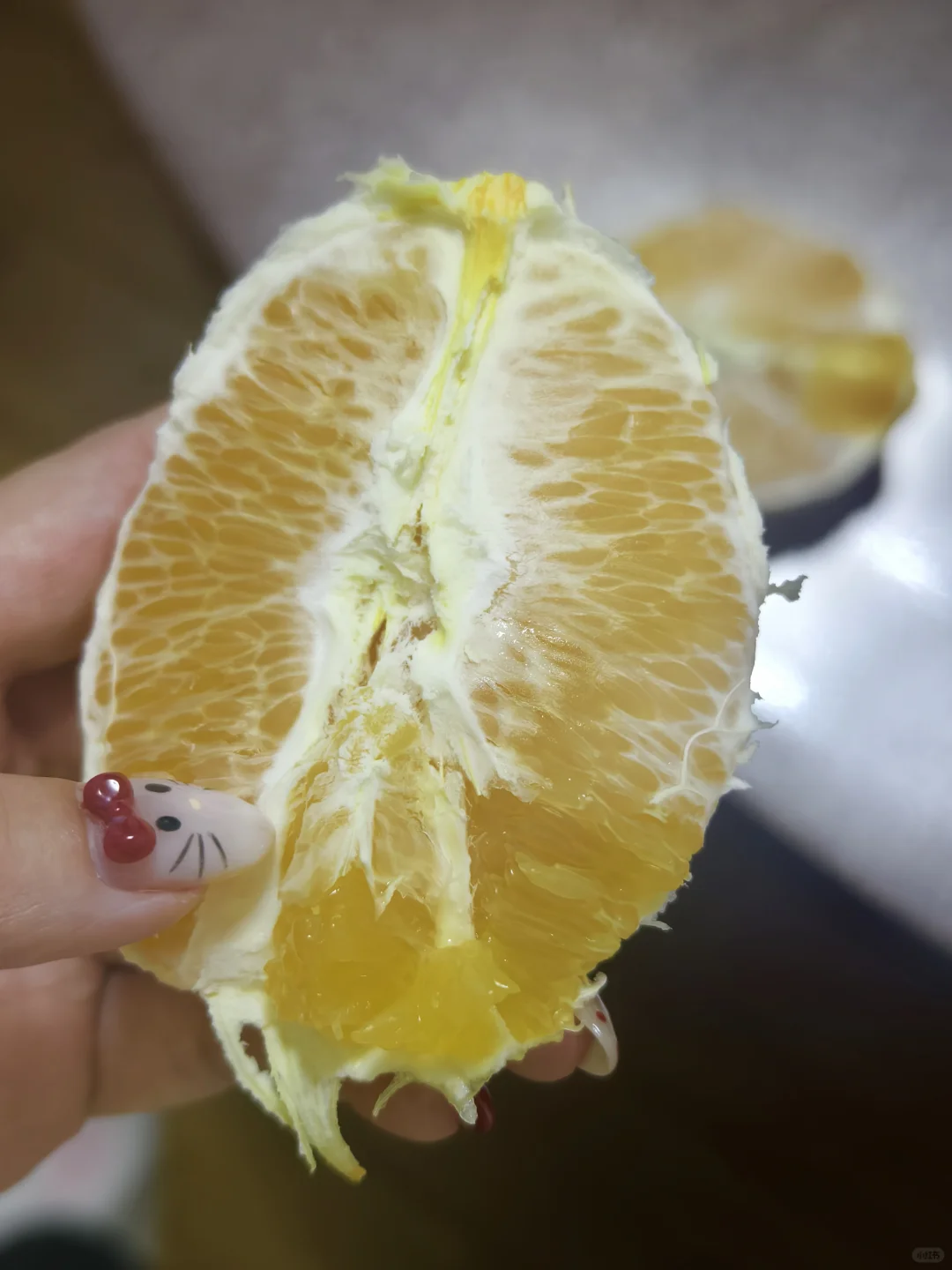 下班回家妈妈剥橙子给我吃