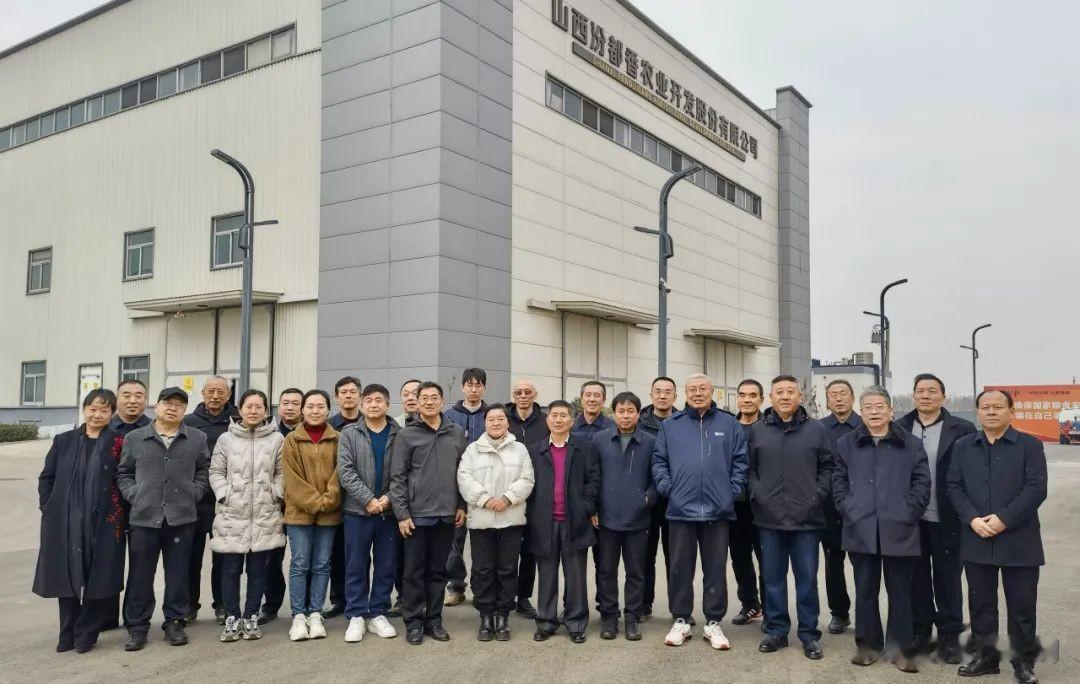 考察演武黑黄绿 乡村振兴战犹酣
汾阳市民俗学会考察演武镇的乡村振兴情况，考察了“