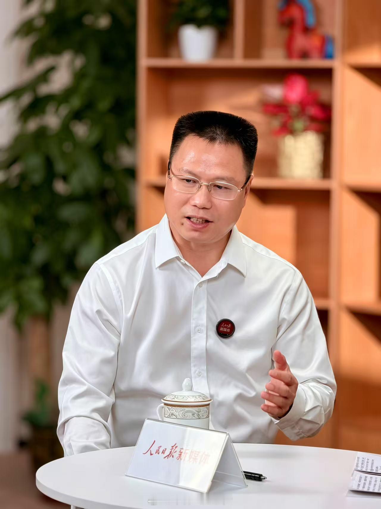 一个时代有一个时代的企业家，而企业的成长，也离不开对时代的判断。人民日报客户端近