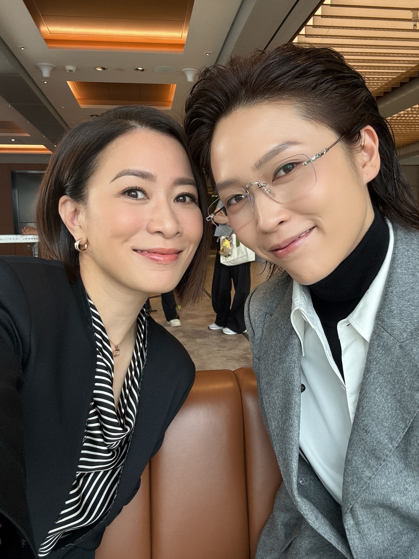 蒋祖曼最近被问到如果剧本真的要求与佘诗曼有亲吻戏，她会怎么做？她大方表示：「如果