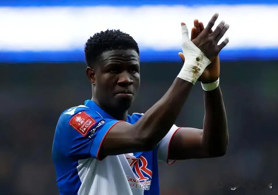 申花签布莱克本中锋盖伊？思路没错，但后遗症怎么解决？
最近的申花好生热闹，频频官