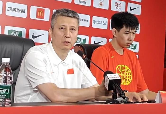 中国男篮现在最大的问题是什么？郭士强毫不客气说出原因
中国男篮热身赛和拉德尼基队