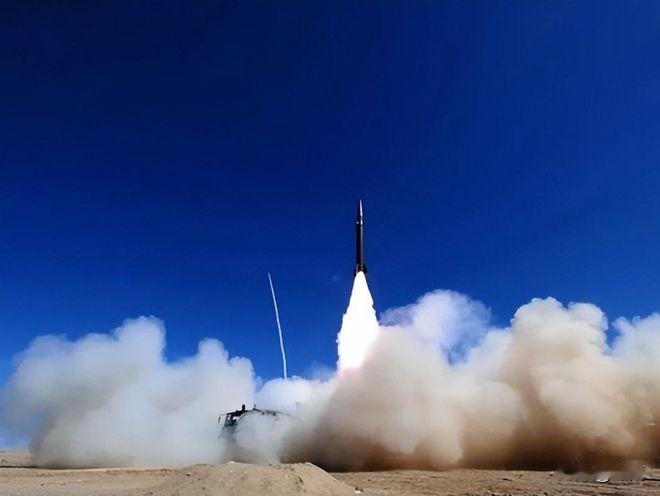 美国真的太自以为是了！声称在密切关注中方，是否会趁美国的中东战事对台湾采取行动。