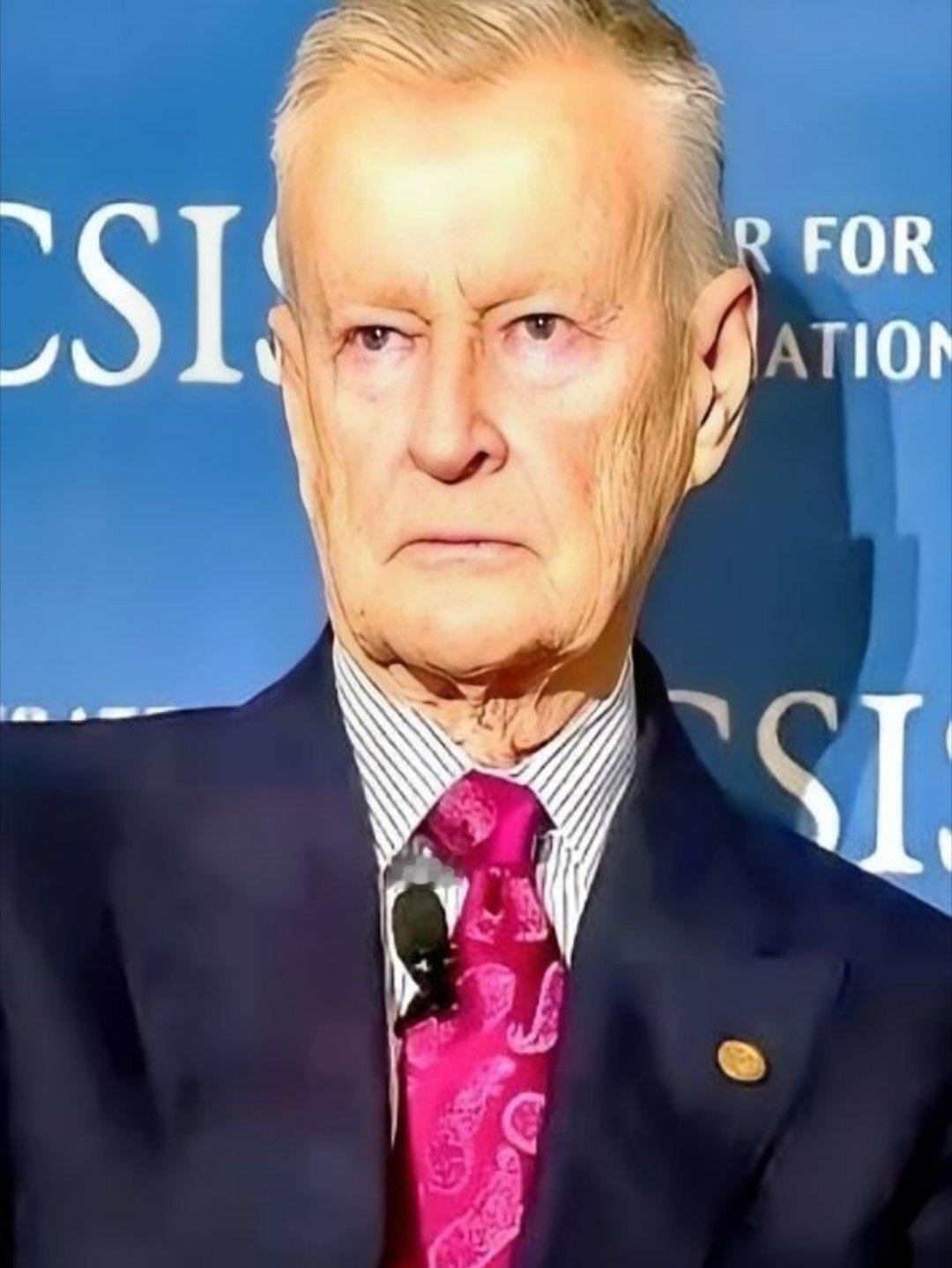 美国一个顶尖的战略大师，晚年翻来覆去就一句话：我们犯了个天大的战略错误，就是在2