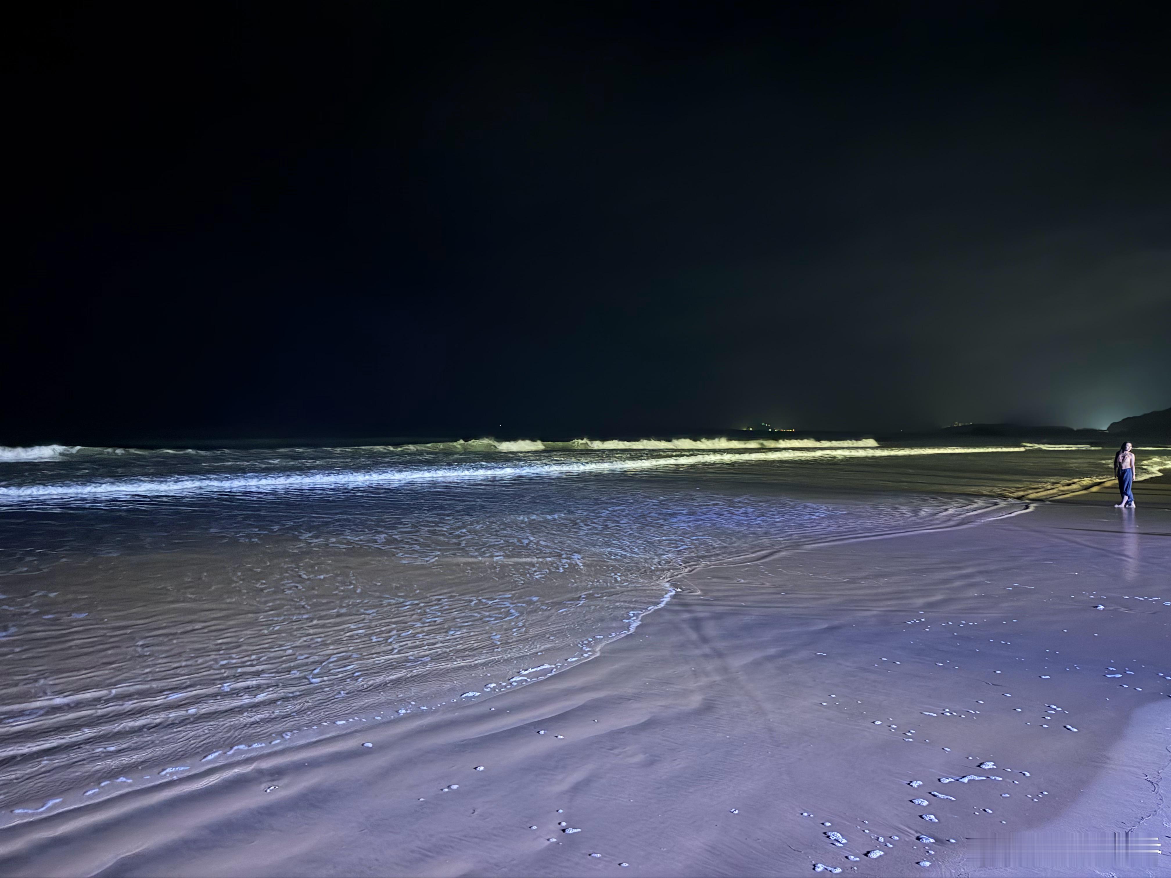 iphone这个鬼影真的太难受了，有强光源就一定会出现，避无可避 