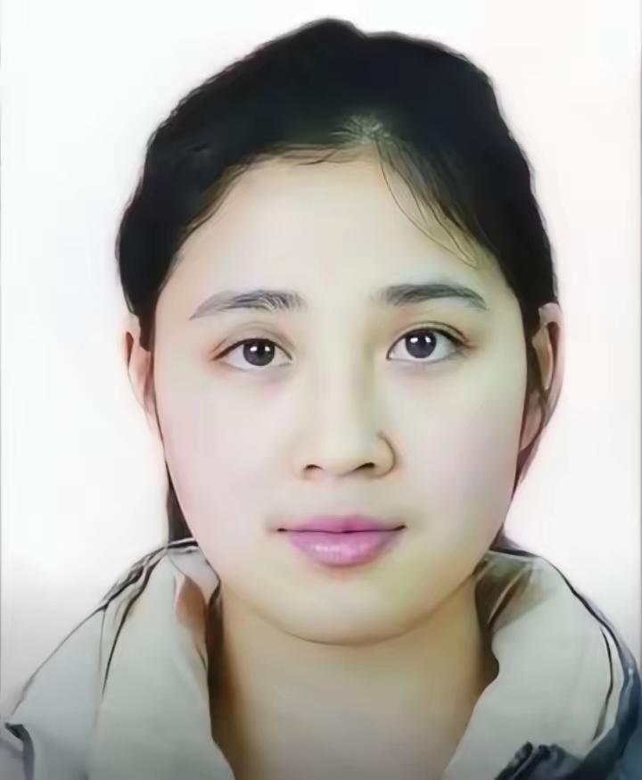 重庆36岁光棍捡到了一个女婴，不舍吃不舍喝将女孩养大，谁知，养女成年后，光棍父亲