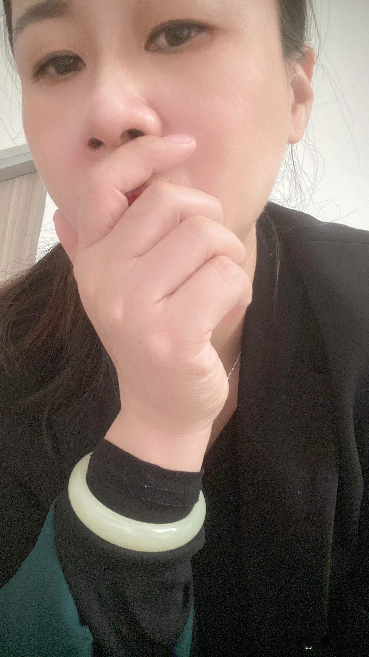 自己赚钱，才是真自在

咱们就说句实在的，自己赚钱花的感觉，那叫一个爽！看中件喜