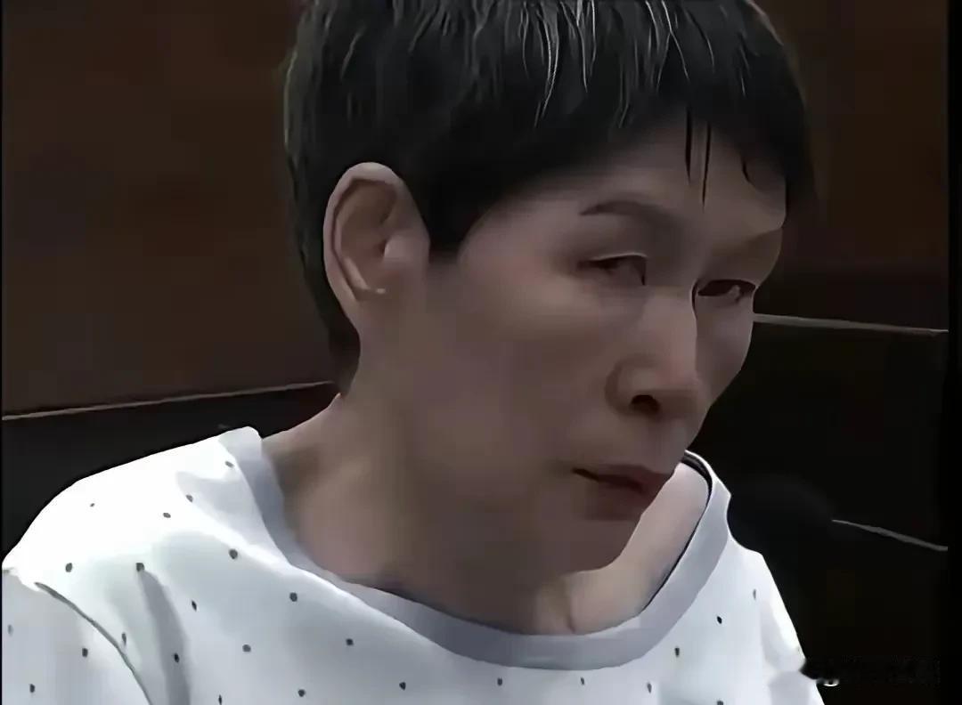 她是当今世界最恐怖的眼神，我都不敢看第二眼。拐卖儿童罪大恶绝，被判死刑立即执行！