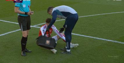 英超第34轮，阿森纳主场迎战纽卡斯尔联。上半场埃泽第9分钟破门，哈弗茨伤退，下半