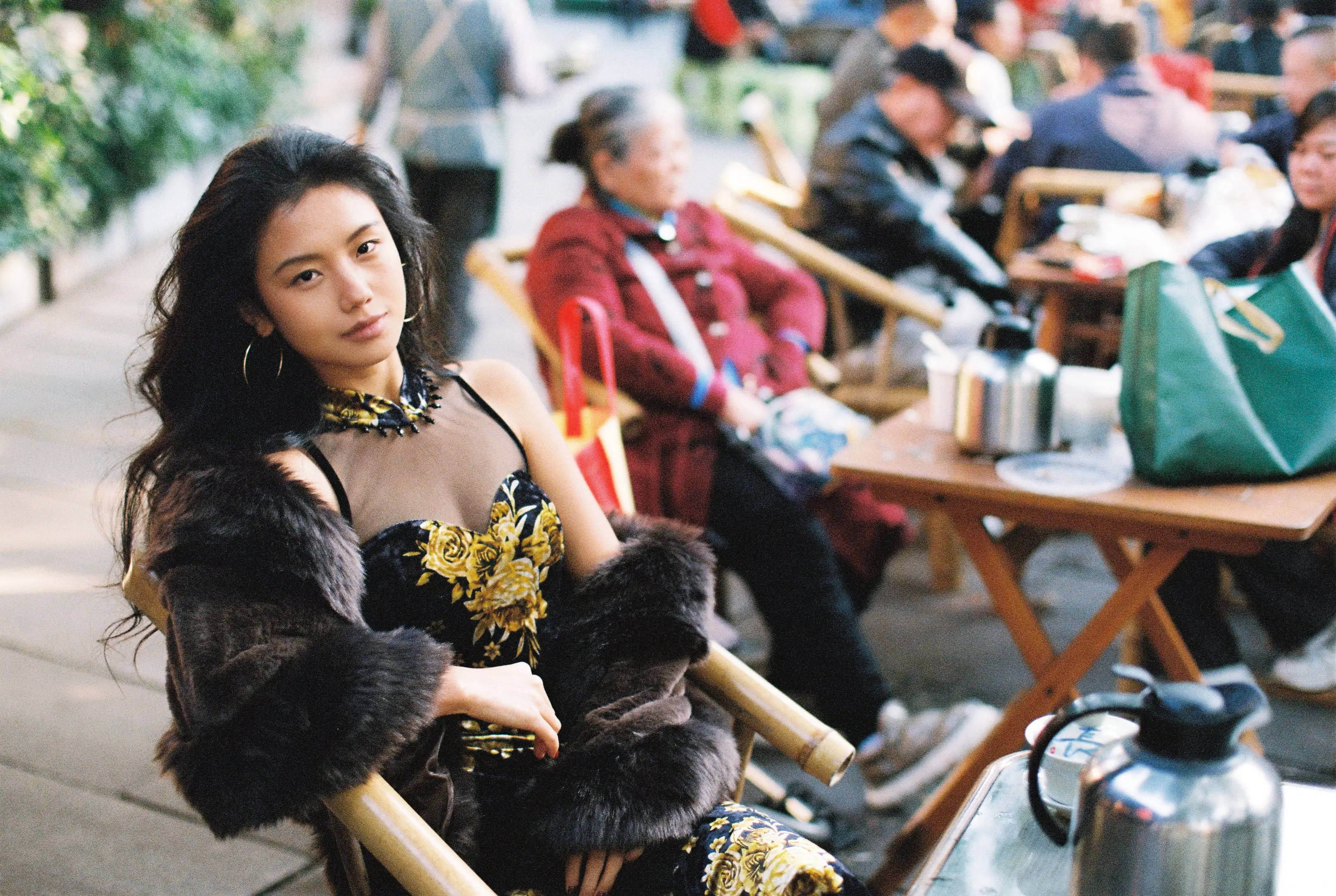 那天你说遇到一个人很像我，放屁吧，这世间绝无第二个我