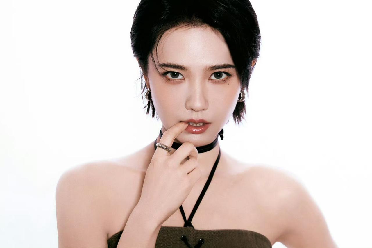 姜佩瑶女生如何穿搭看起来时尚更有品味呢