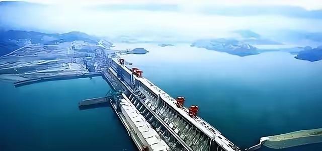 一位曾参加三峡大坝修建的工程师说道，大部分人都不知道，曾在大坝修建之前，我国清华