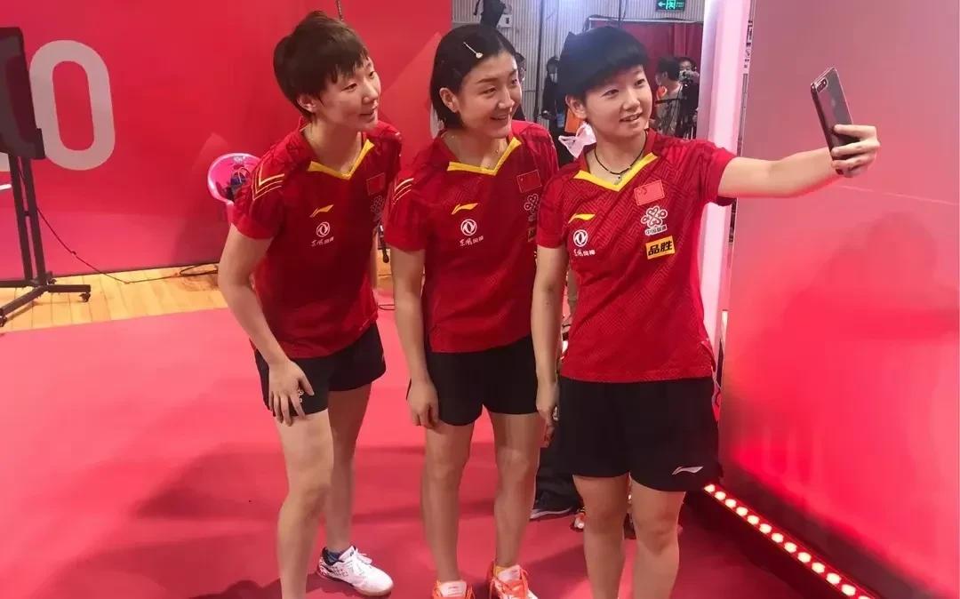 漂亮，国乒女团在东道主的地盘上肆无忌惮地“撒野”！完胜韩国女团，登顶亚锦赛女团冠