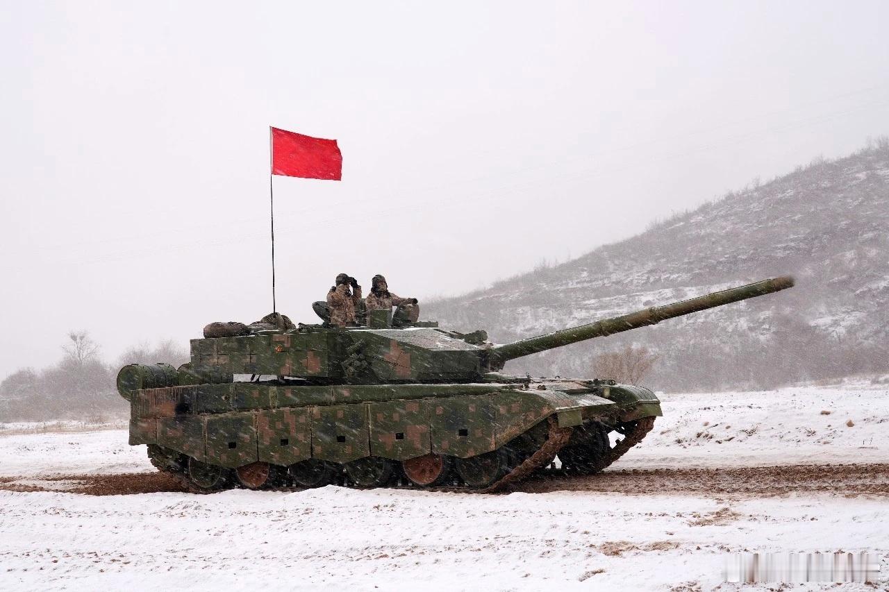 官方放了大图就是图少了点…（我是不是有点得寸进尺）第82集团军某旅，将坦克分队拉