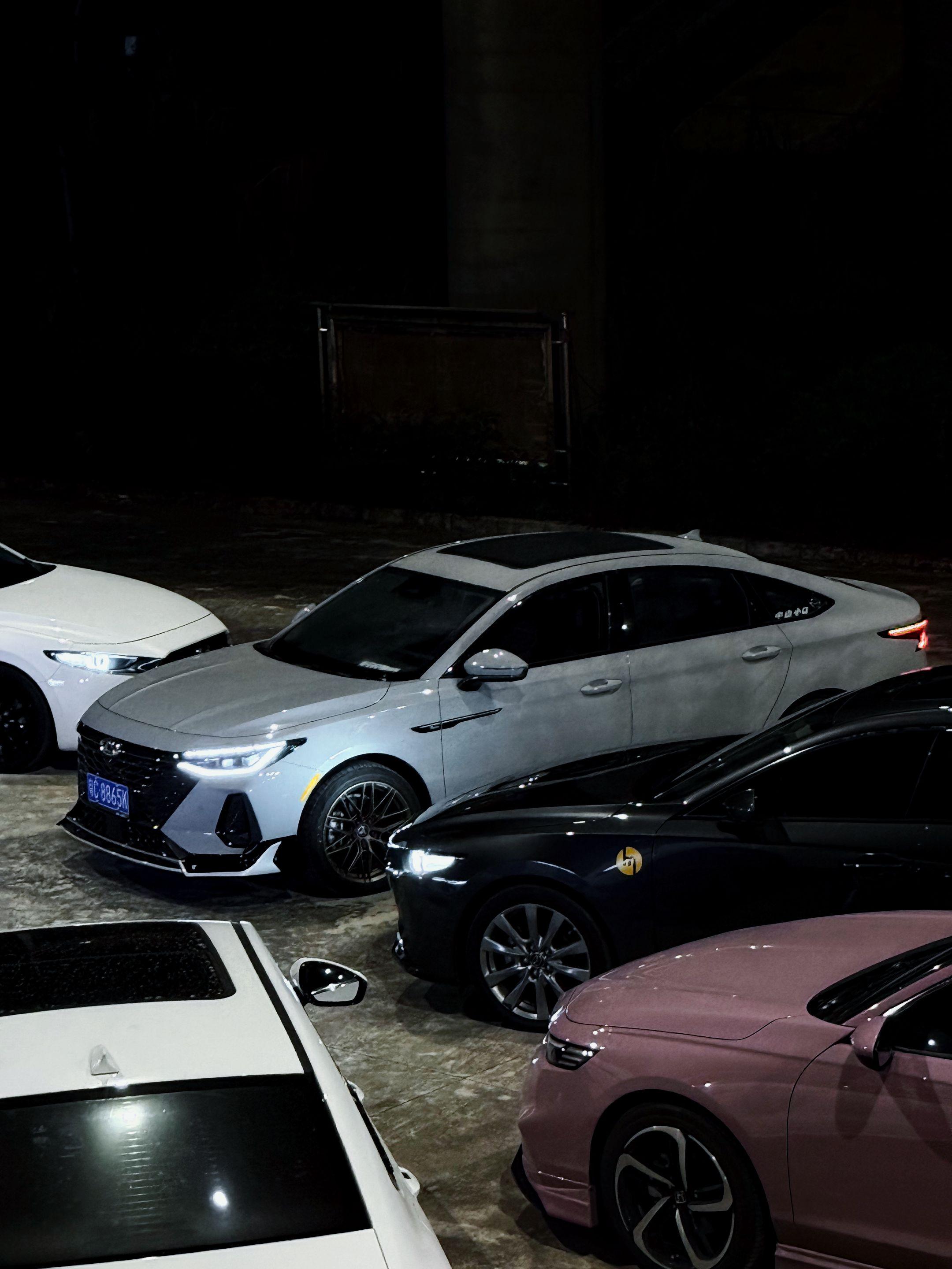 喜欢就是不管什么时候第一眼都能认出你的样子