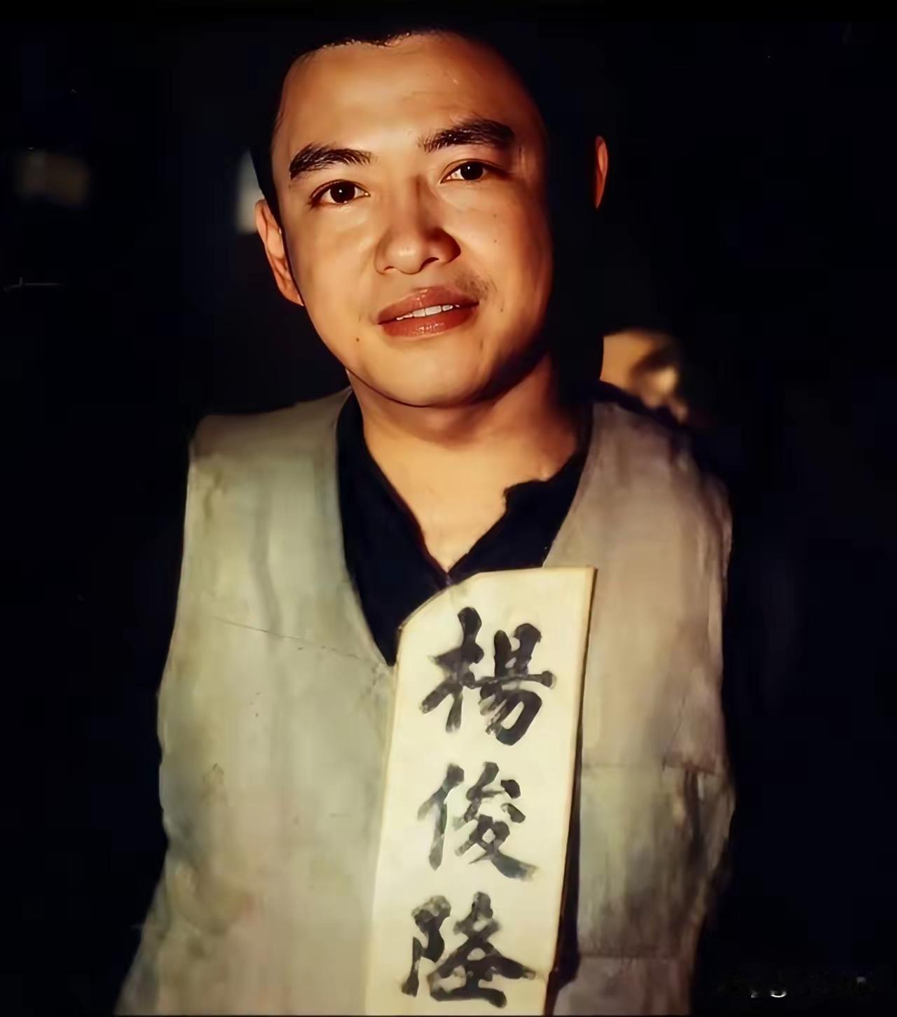 看到杨俊隆烈士的相关事迹，心里五味杂陈。网上关于他的资料少之又少，他牺牲在台湾，