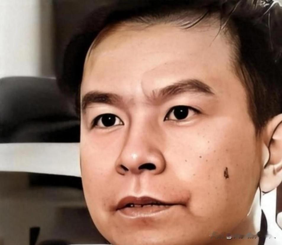 1992年，浙大高材生李红涛被警察逮捕，然而让所有人不敢相信的是，他竟然趁着警察