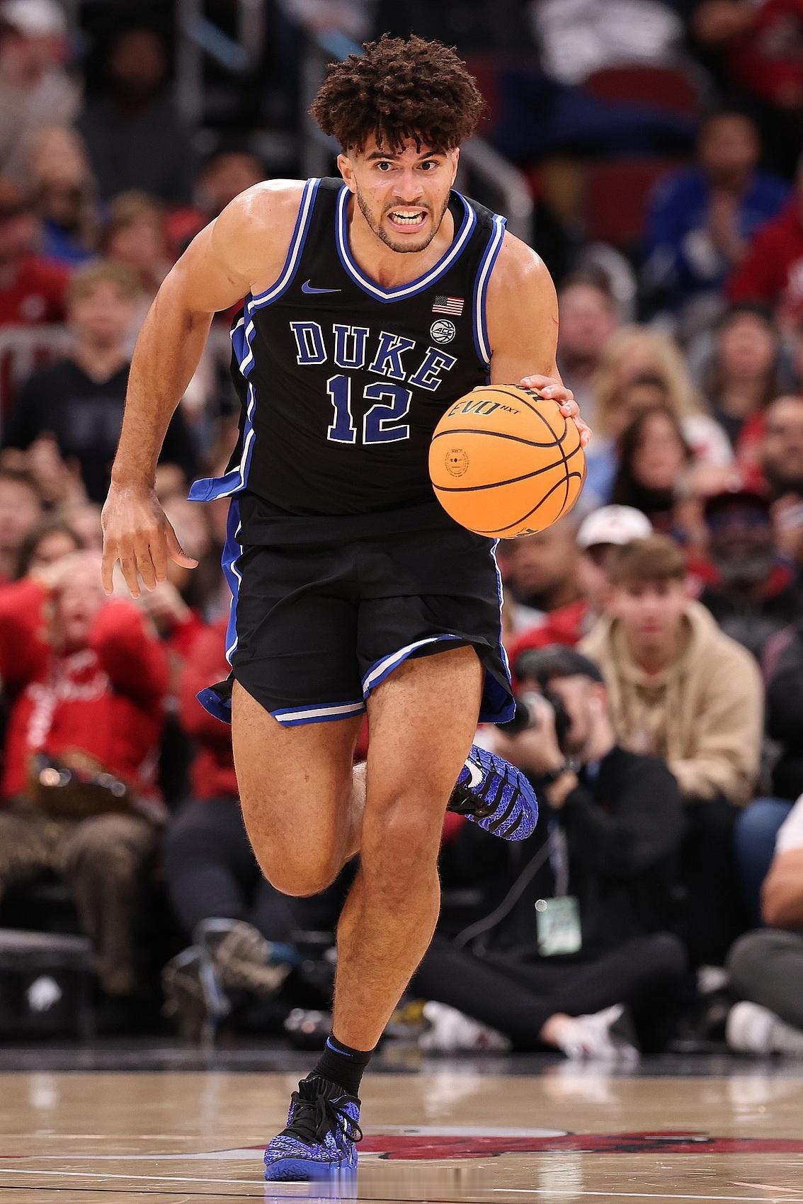 状元热门！布泽尔儿子轰29分6板拿下卫冕冠军 篮魔豪取开季9连胜篮球体育 12月