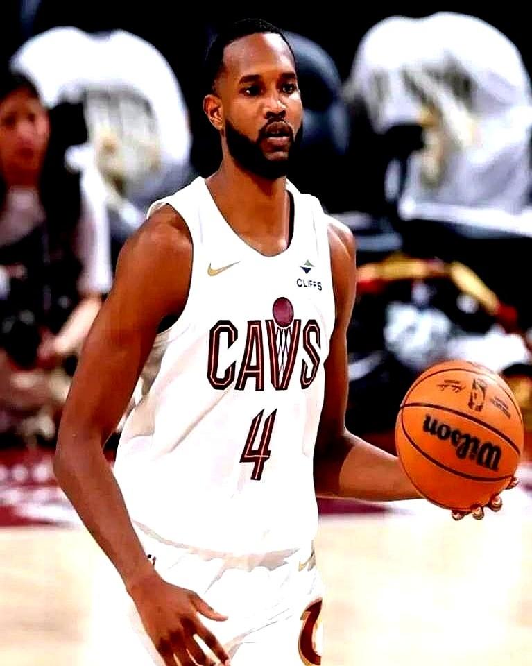 贏球贏到球迷都怕了，就怕核心莫布利一回來，好日子就到頭了。

莫布利缺陣的這段時