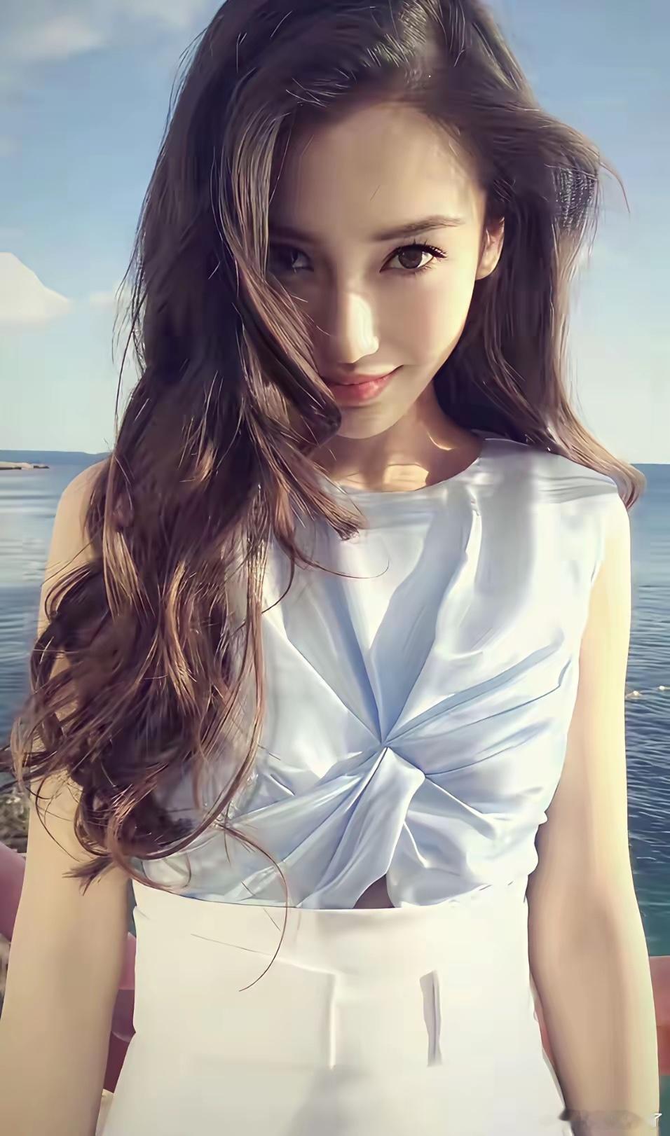 完美无缺的一张脸，简直就是真人芭比 