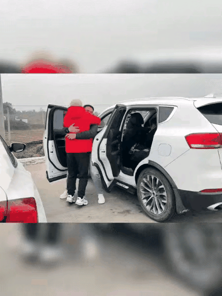 这样的兄弟情，令人泪目！湖南的冬天格外寒冷，但这一份浓浓的兄弟情，却温暖了整个冬