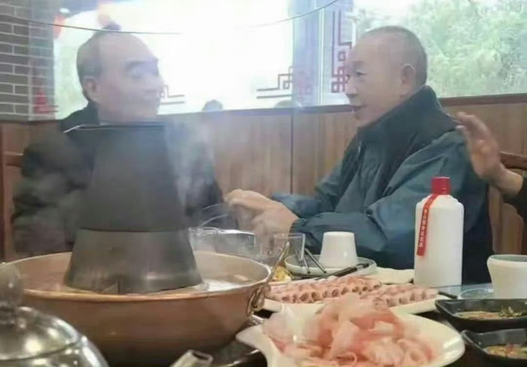 以前的雷政富和现在的雷政富。 
