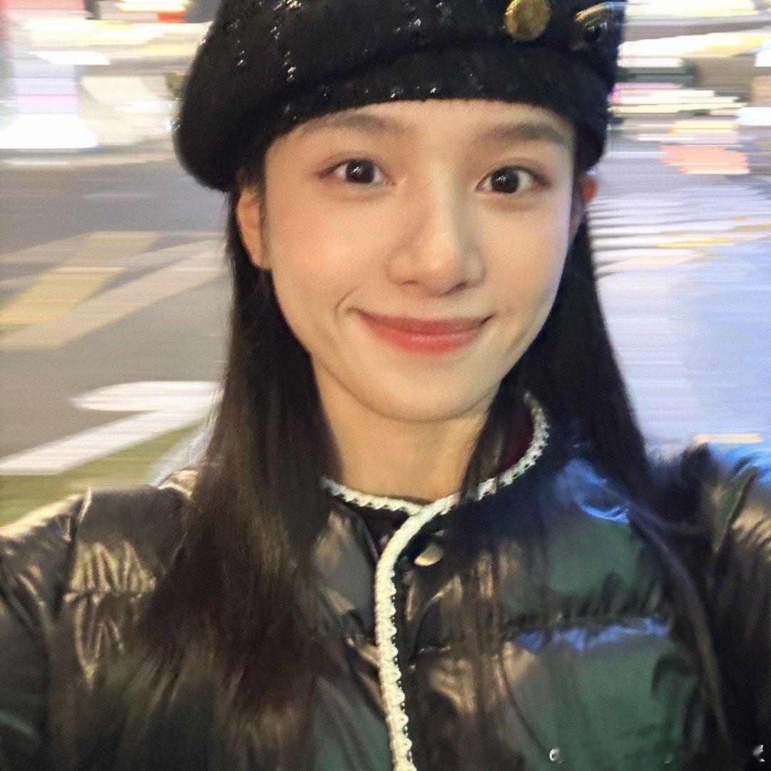 张婧仪戴贝雷帽是真俊🤳 ​​​