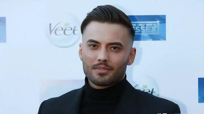 男星在泰国溺亡，尸体在排水沟附近发现，死前画面曝光，不正常！
英国籍真人秀男星乔