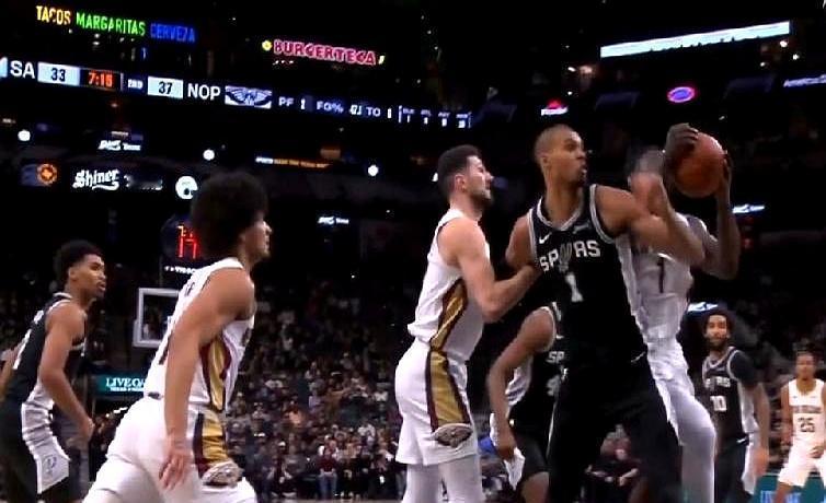 还记得当初一堆人喷文班亚马吗？
 
说他个子那么高，就知道飘在外面投三分。尤其那