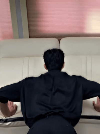 井柏然早春晴朗luke健身花絮井柏然健身花絮解锁井柏然健身幕后，举铁、拉伸样样安