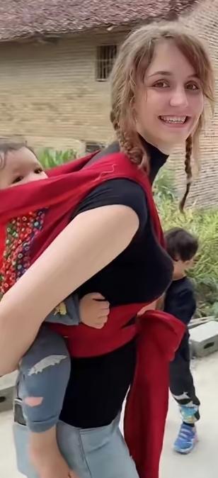 2018年，21岁意大利美女与27岁广西农村小伙结婚生子。令人意外的是，在结婚后