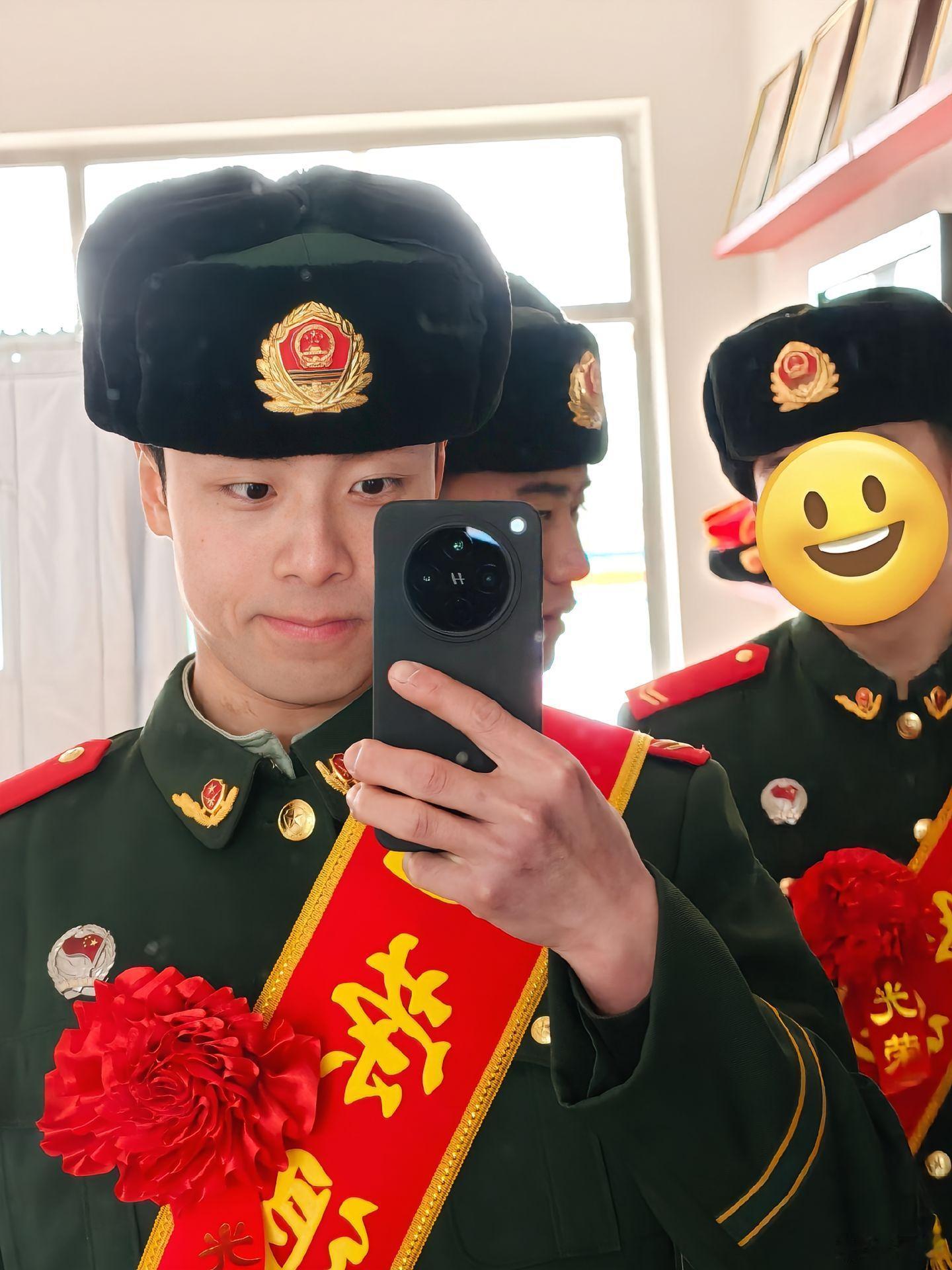 我们从群众中来，又回群众中去。 ​​​