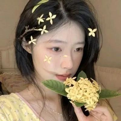 花间一壶酒，独酌无相亲。