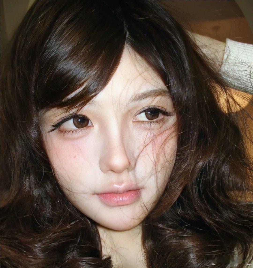 权威女头｜氛围感生活感头像｜小众高级专栏 · 头像