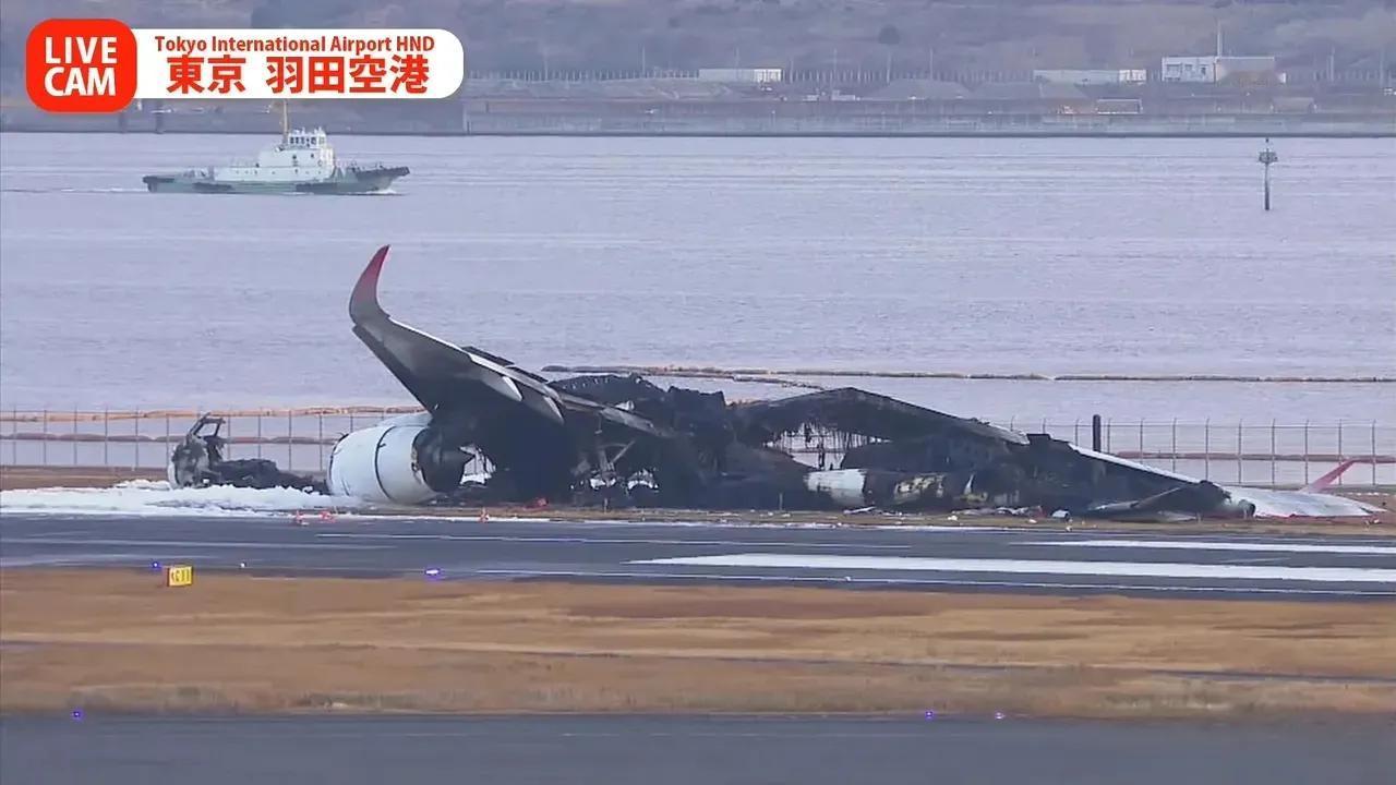 昨天傍晚日航变火航了，全球第一架损毁的空客A350诞生，原因大概率是空管指挥失误