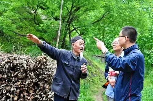 出门在外一定要牢记
1.住宾馆——住标间
2.打车——坐后排
3.喝酒——别喝醉