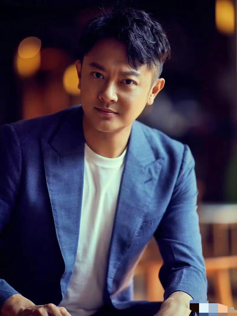 我有个朋友，
线下活动的时候见过印小天，
他说了句大实话，原来我们都被印小天给骗