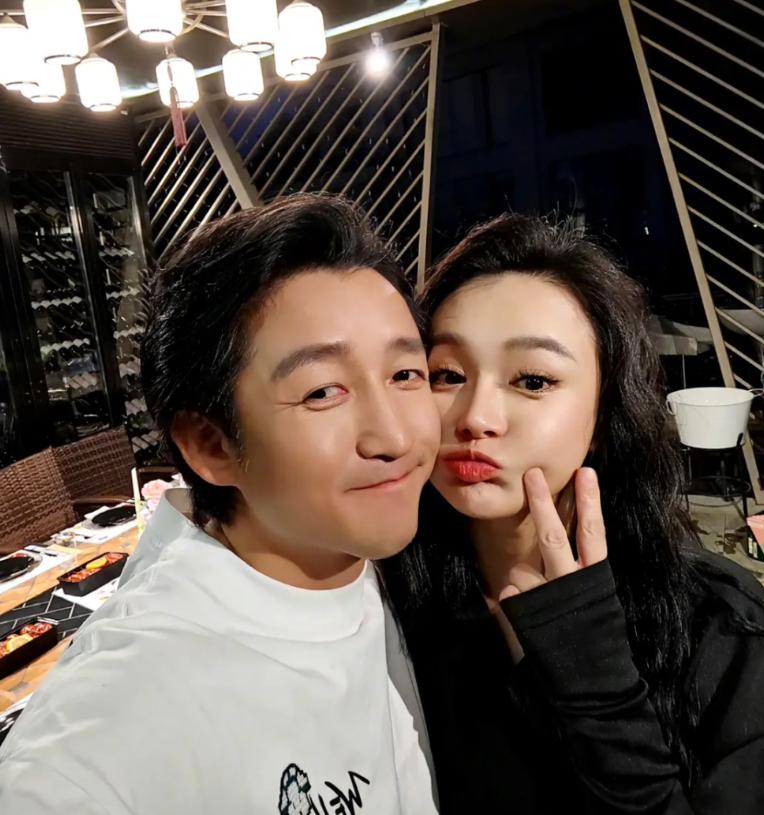 邹市明发声，

别被骗了

有些综艺梗早就变味了

刷短视频刷到好多关于邹市明冉