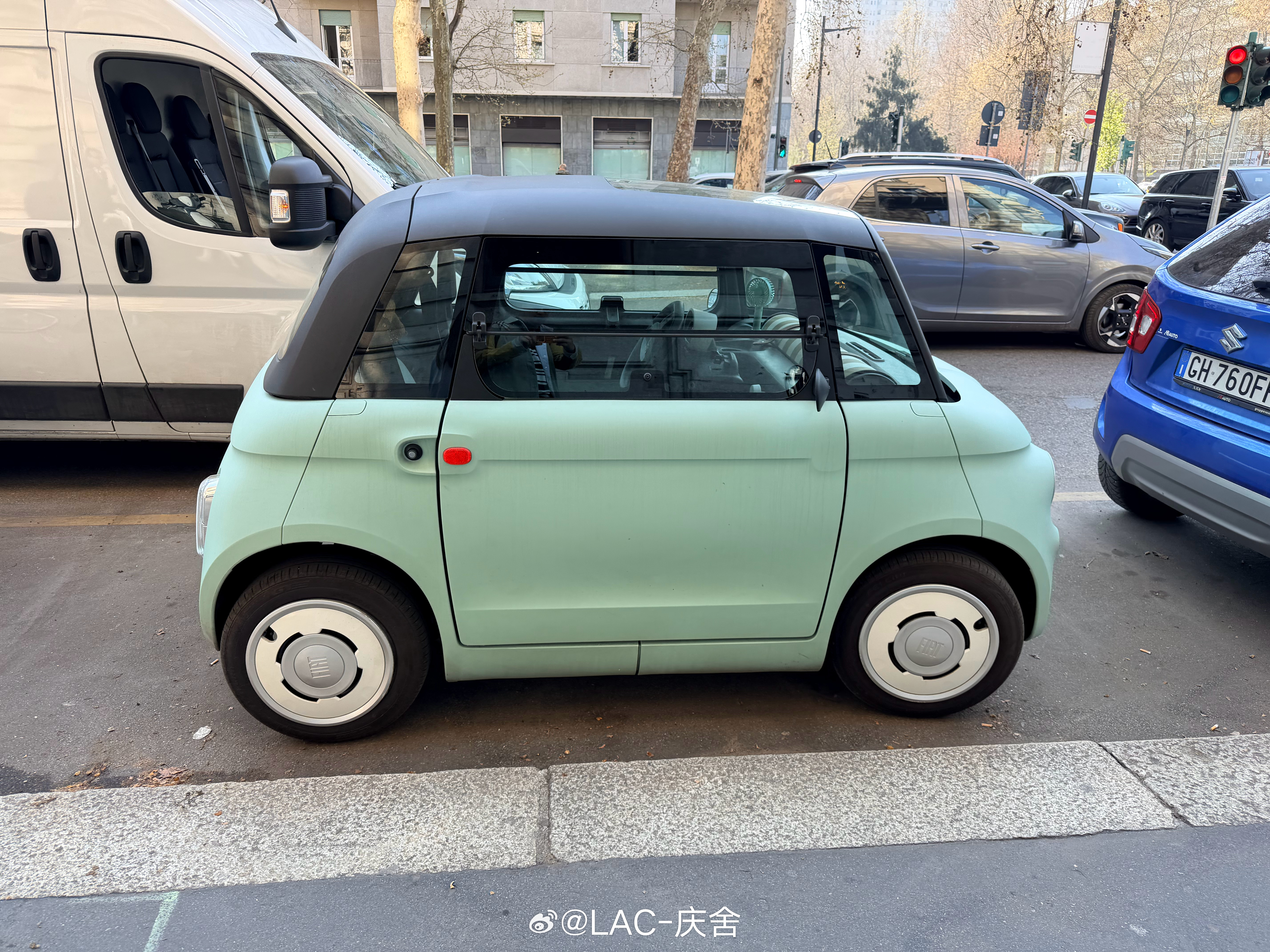 小车的灵活性在欧洲真受欢迎基本上都是一个模子刻出来的 