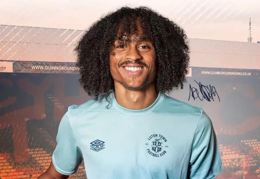 当年与中国传出绯闻，拥有华裔血统的陈达毅（钟塔西），最终选择加盟了荷属的库索拉，