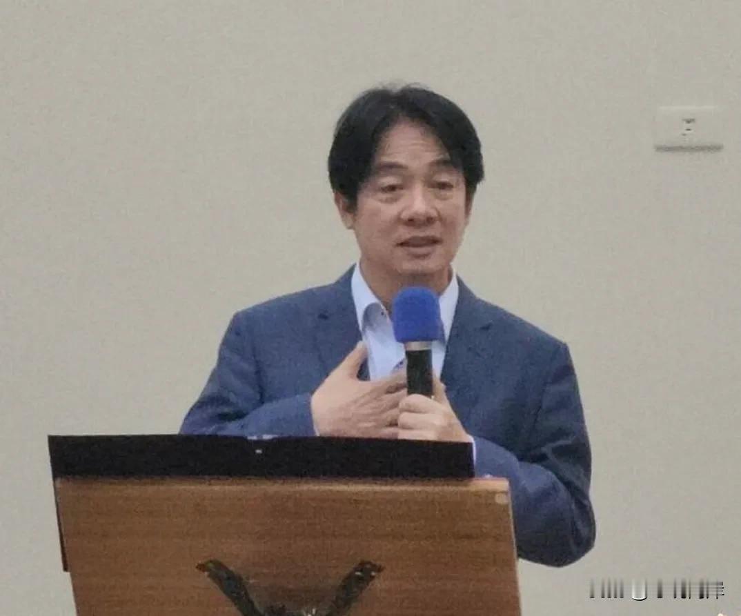 赖清德再度暴露其“台独”嘴脸。
赖24日出席一场由“台独”组织举办的“福摩萨学院